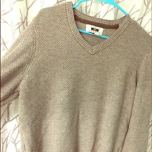 Men’s vneck sweater